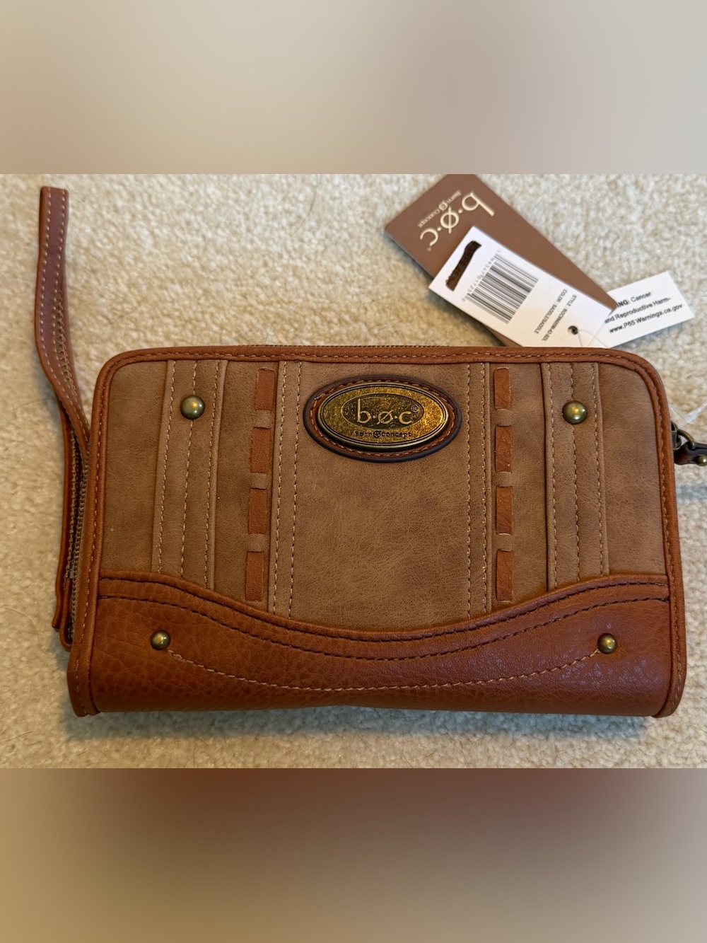 NWT b.o.c. Two-Tone Brown Womens Wristlet Wallet
